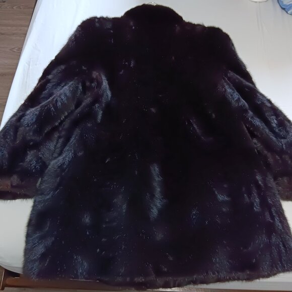 Glamourous Vintage Deep Brown Black Fur Mink Coat 1980s Canada - Picture 3 of 10